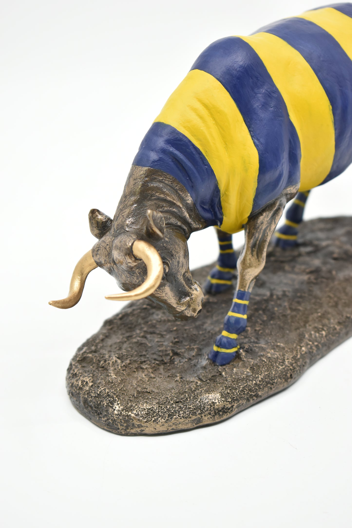 Charging Bull Dekoratif Heykel | Boğa Koleksiyon Figürü 26,5 cm
