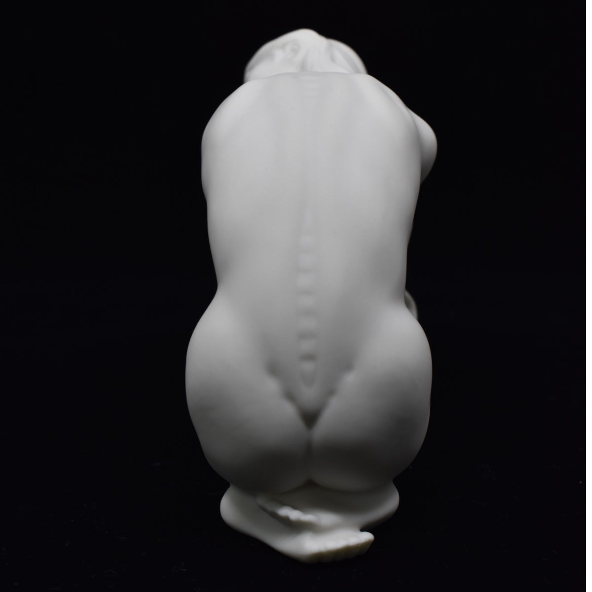 Oturan Kadın Figürü | Modern Sanatsal Body Biblo 12 cm