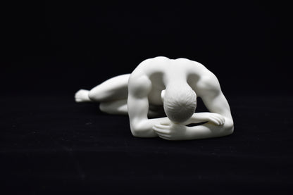 Yatan Erkek Figürü | Modern Dekoratif Body Biblo 21,5 cm