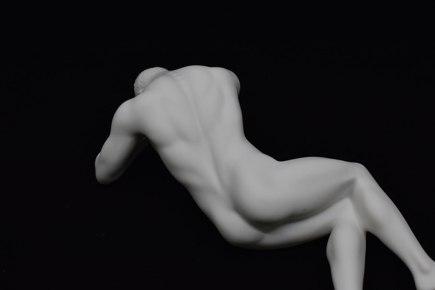 Yatan Erkek Figürü | Modern Dekoratif Body Biblo 21,5 cm