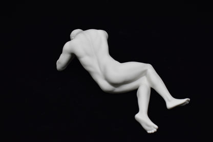 Yatan Erkek Figürü | Modern Dekoratif Body Biblo 21,5 cm