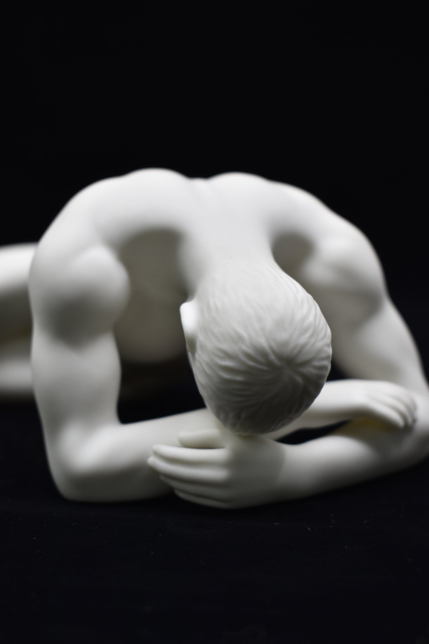 Yatan Erkek Figürü | Modern Dekoratif Body Biblo 21,5 cm