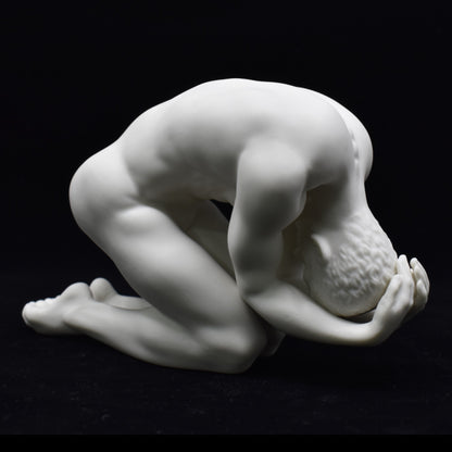 Diz Çökmüş Erkek Figürü | Modern Dekoratif Body Biblo 16 cm