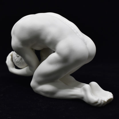Diz Çökmüş Erkek Figürü | Modern Dekoratif Body Biblo 16 cm
