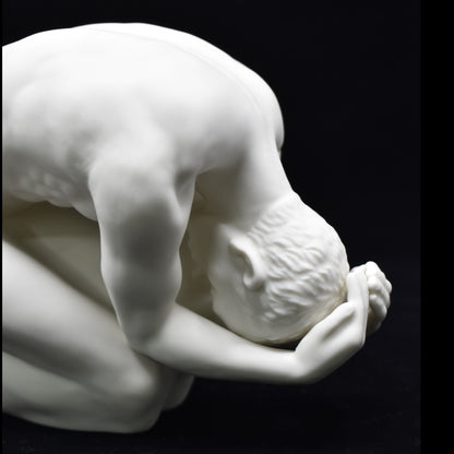 Diz Çökmüş Erkek Figürü | Modern Dekoratif Body Biblo 16 cm