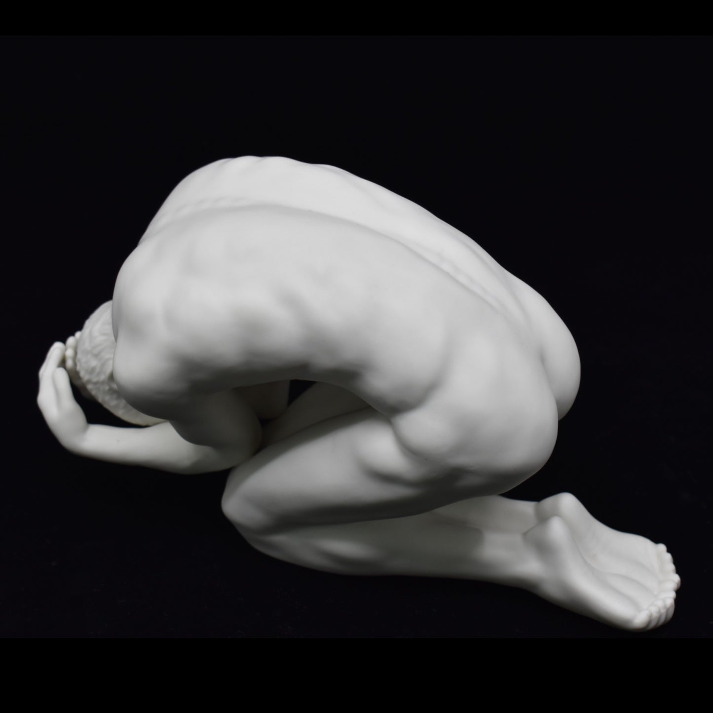 Diz Çökmüş Erkek Figürü | Modern Dekoratif Body Biblo 16 cm