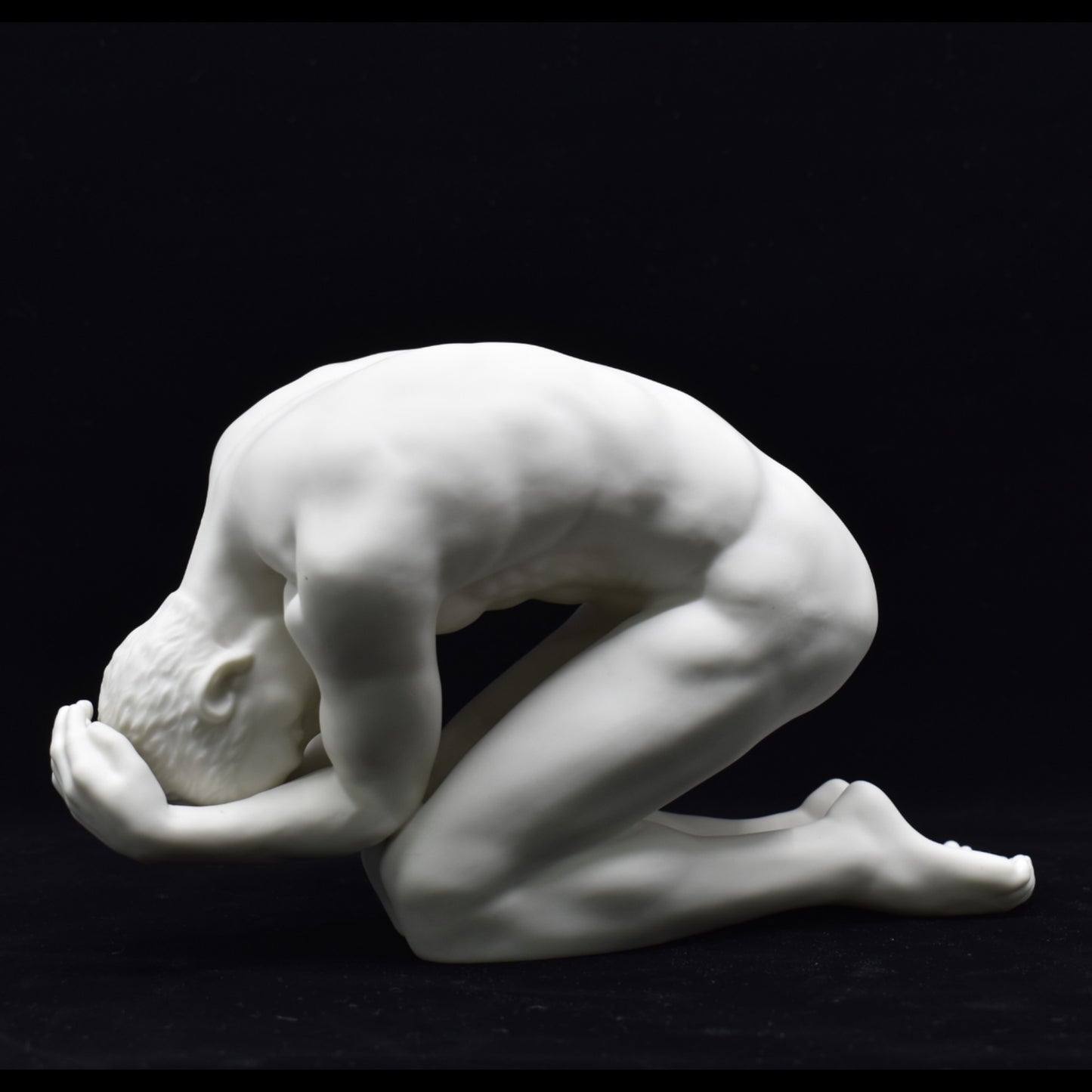 Diz Çökmüş Erkek Figürü | Modern Dekoratif Body Biblo 16 cm