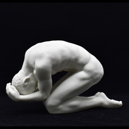 Diz Çökmüş Erkek Figürü | Modern Dekoratif Body Biblo 16 cm