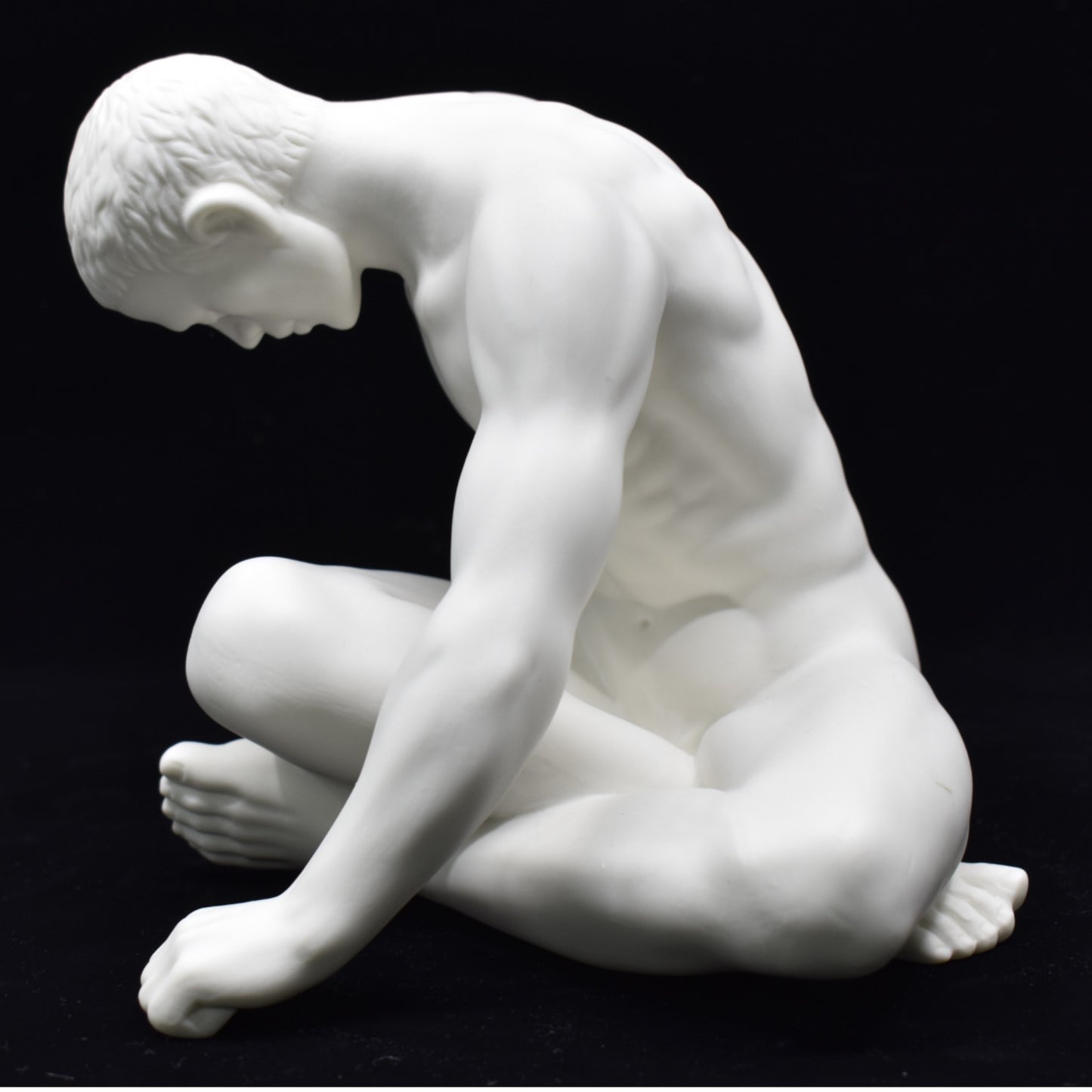 Oturan Erkek Figürü | Modern Sanatsal Body Biblo 19,5 cm