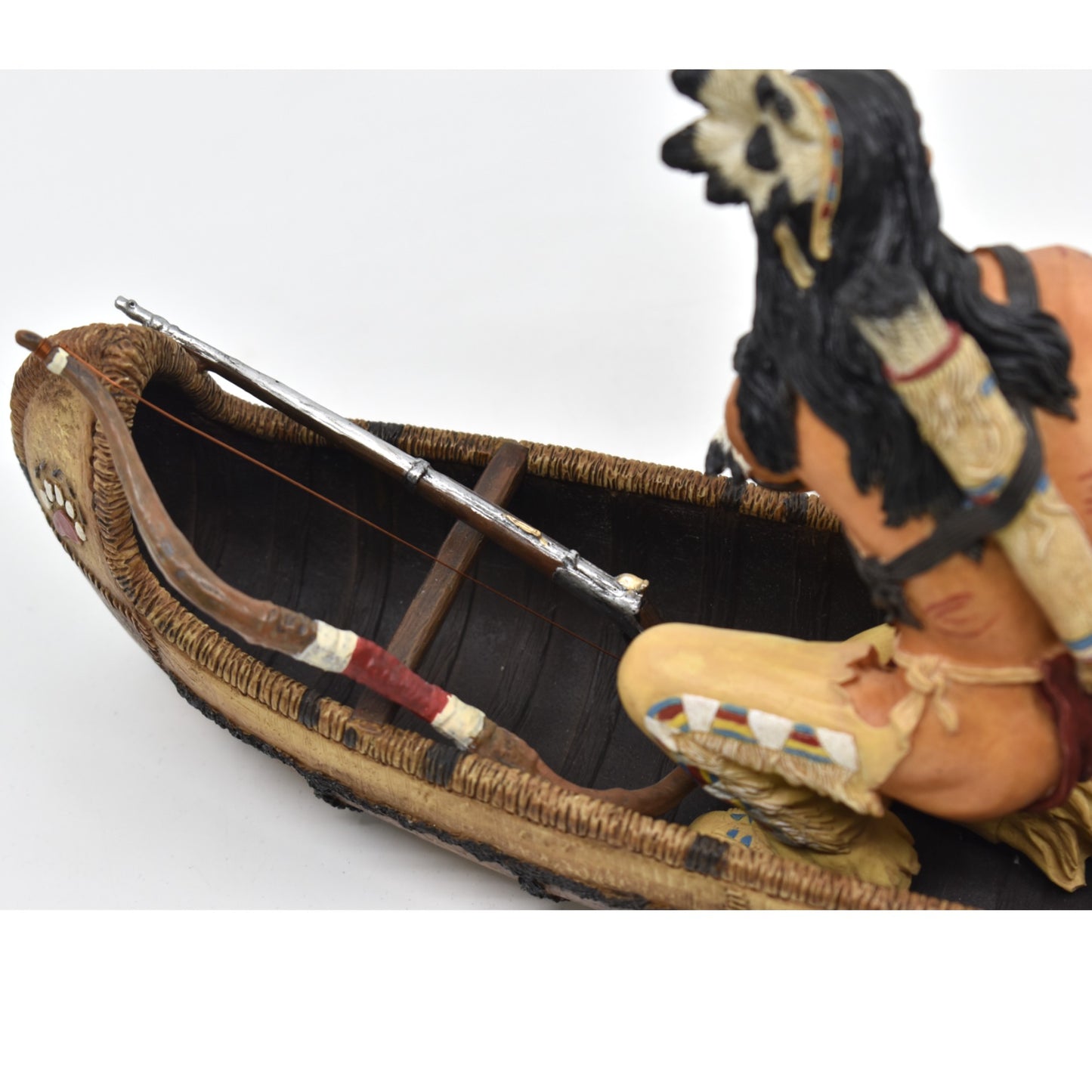 Yerli Kanoda Savaşçı Dekoratif Heykel | Kızılderili Kano Figürü 31 cm