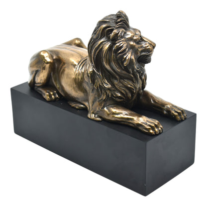 Veronese Design Kaide Üzerinde Uzanan Aslan Dekoratif Biblo 22 cm