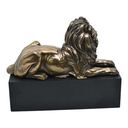 Veronese Design Kaide Üzerinde Uzanan Aslan Dekoratif Biblo 22 cm