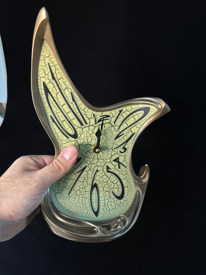Eriyen Dekoratif Masa Saati – Sürrealist Esintili 27,5 cm
