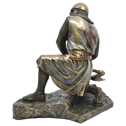 Veronese Design Baltalı Tapınak Şövalyesi Dekoratif Heykel 17,5 cm