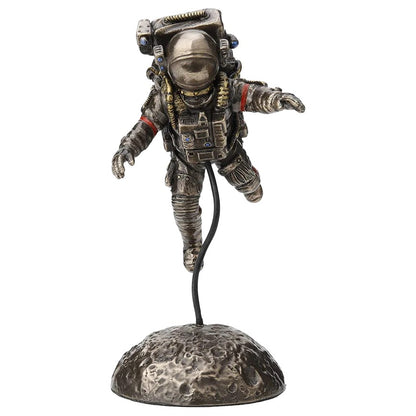 Uçan Astronot Dekoratif Biblo Cold Cast Resin El Boyaması 15,5 cm