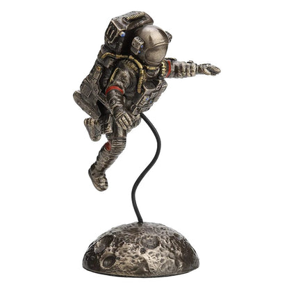 Uçan Astronot Dekoratif Biblo Cold Cast Resin El Boyaması 15,5 cm