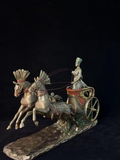 Nefertiti At Arabalı Biblo – Antik Mısır Esintili Dekoratif Figür 29,5 cm