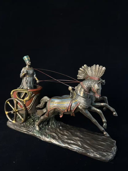Nefertiti At Arabalı Biblo – Antik Mısır Esintili Dekoratif Figür 29,5 cm