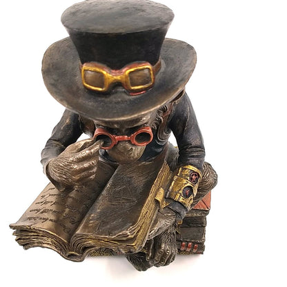 Kitap Okuyan Şempanze Dekoratif Biblo Cold Cast Resin El Boyaması 19,5 cm
