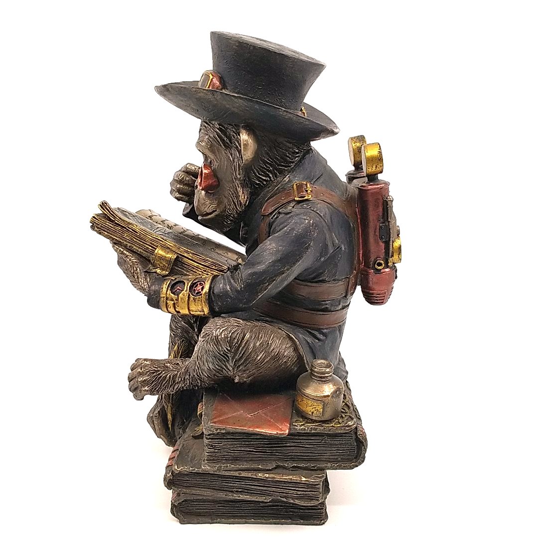 Kitap Okuyan Şempanze Dekoratif Biblo Cold Cast Resin El Boyaması 19,5 cm