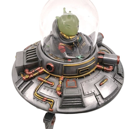 UFO ve Uzaylı Dekoratif Biblo Cold Cast Resin El Boyaması 13 cm
