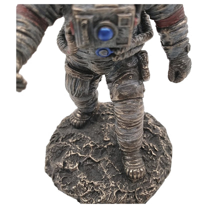 Astronot Dekoratif Biblo Cold Cast Resin El Boyaması 12 cm