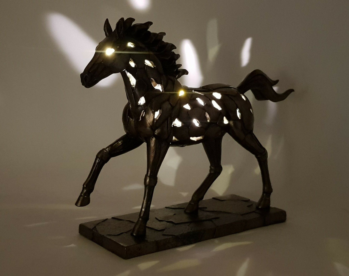 Veronese Design Işıklı At Biblosu Bronz Görünümlü Dekoratif Heykel 30,5 cm