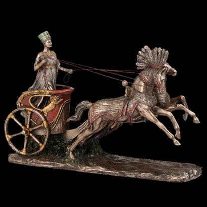 Nefertiti At Arabalı Biblo – Antik Mısır Esintili Dekoratif Figür 29,5 cm